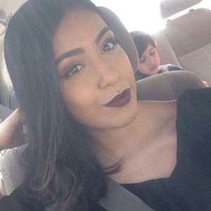 Meet your Posher, Yanett